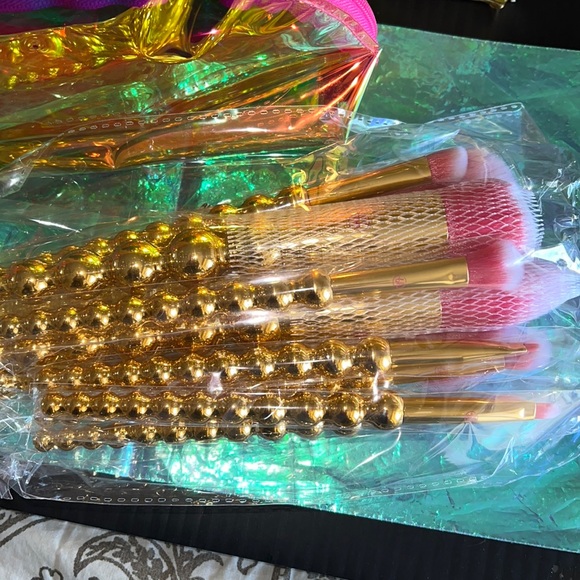 NIB - BH COSMETICS - DOJA CAT METAMORPHOSIS 10 Piece Brush Set with Bag - Picture 4 of 16